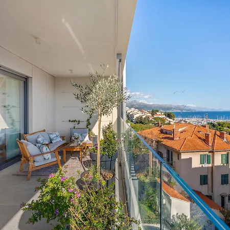 Hektor With Sea View Terrace And Garage *