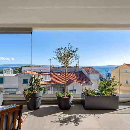 Hektor With Sea View Terrace And Garage Apartment