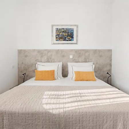 Hektor With Sea View Terrace And Garage Apartment
