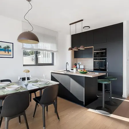 Apartment Hektor With Sea View Terrace And Garage *