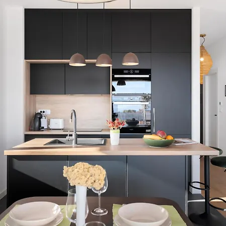 Hektor With Sea View Terrace And Garage Apartment Split