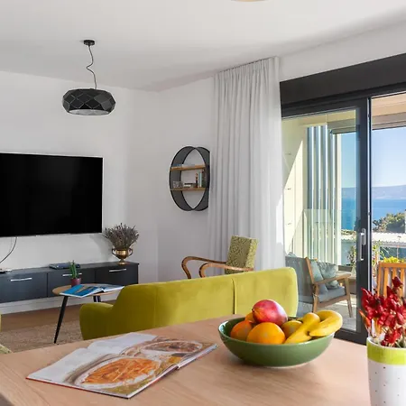 Апартаменты Hektor With Sea View Terrace And Garage Сплит