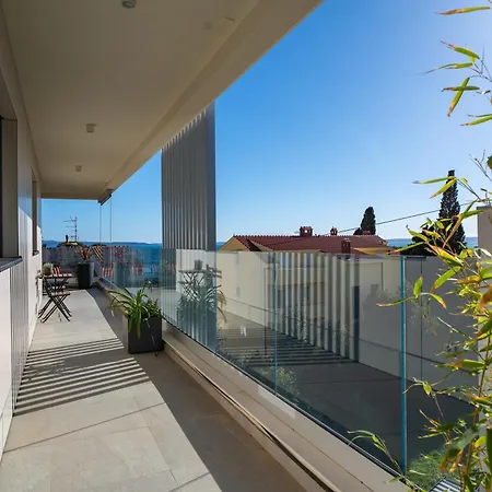 Hektor With Sea View Terrace And Garage Апартаменты