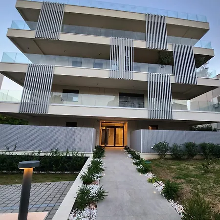 Hektor With Sea View Terrace And Garage Сплит